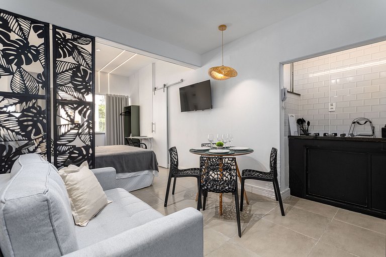 Studio novíssimo a 300m da praia e metrô