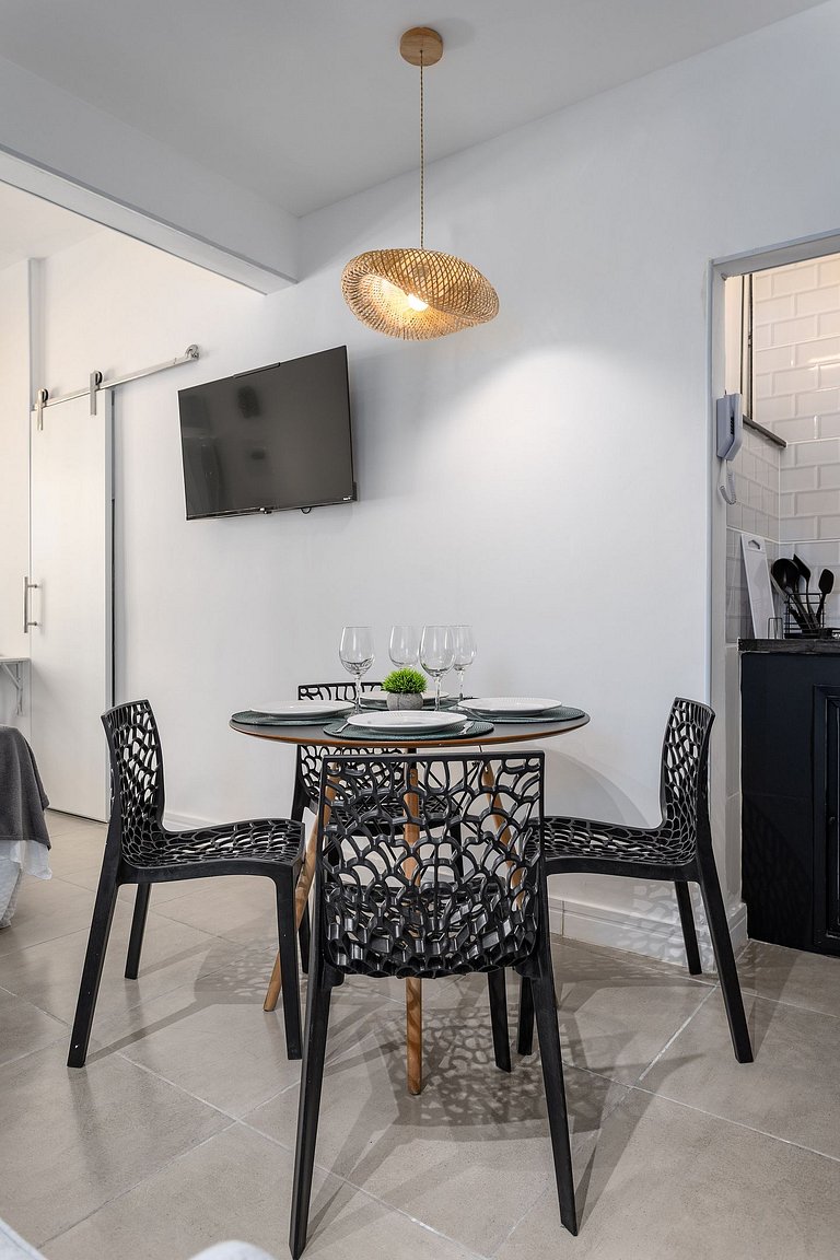 Studio novíssimo a 300m da praia e metrô